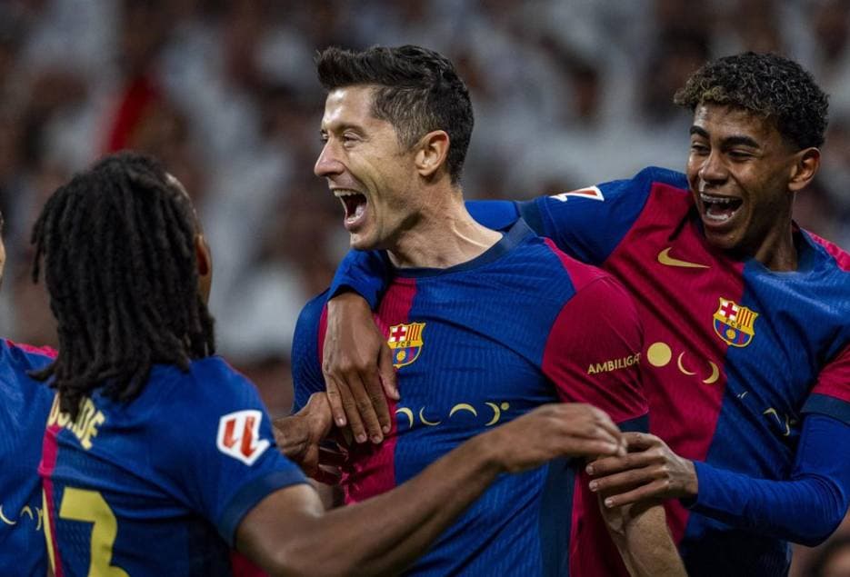 Både Barcelona och Real Madrid vann - bäddar för El Clásico på Camp Nou den 10 maj