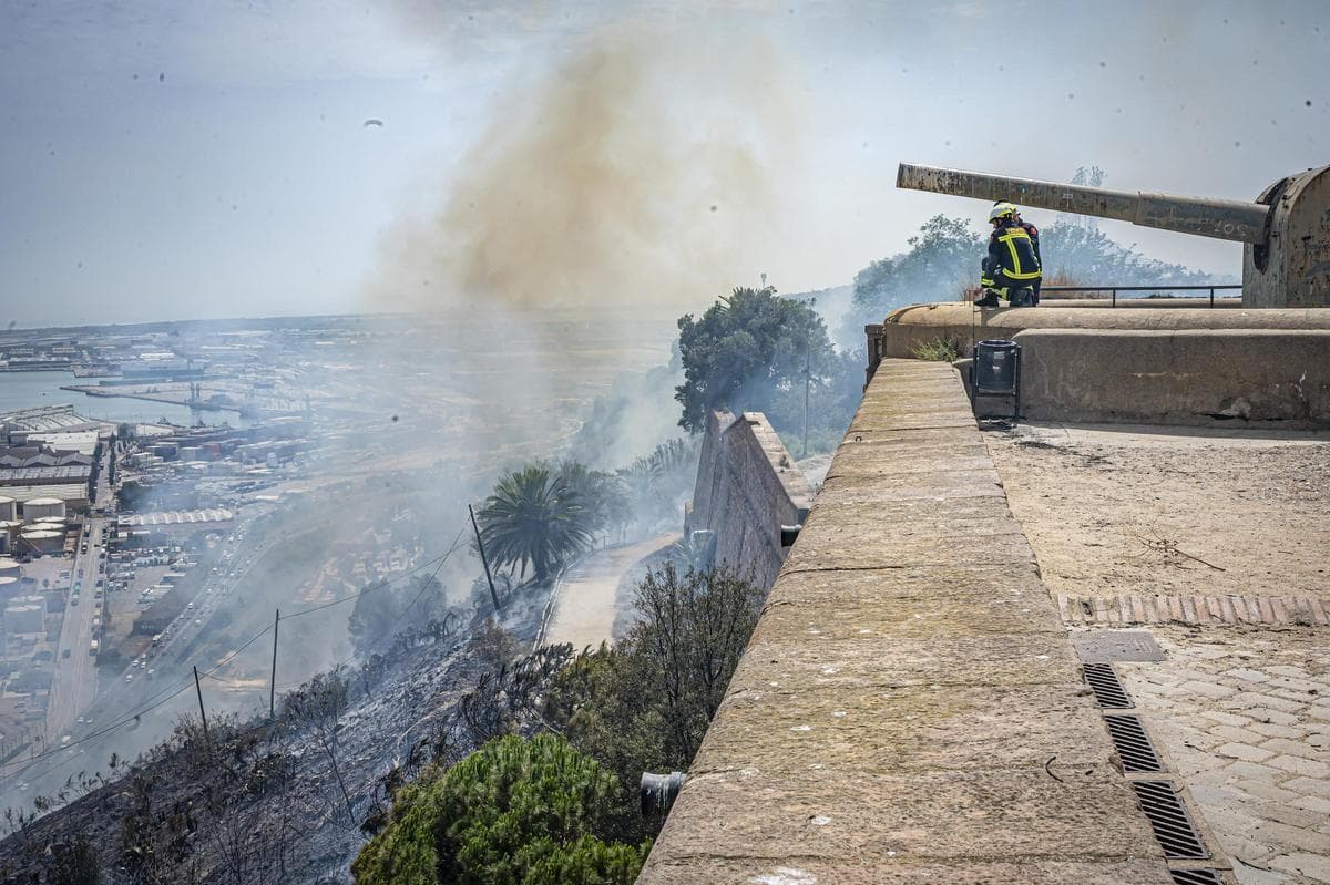 Brand på Montjuïc - slottet evakuerades och linbanan stoppades